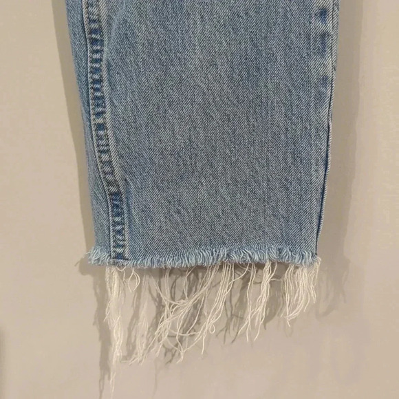 A&F Mom Jean size 2 Light Wash - Picture 3 of 13